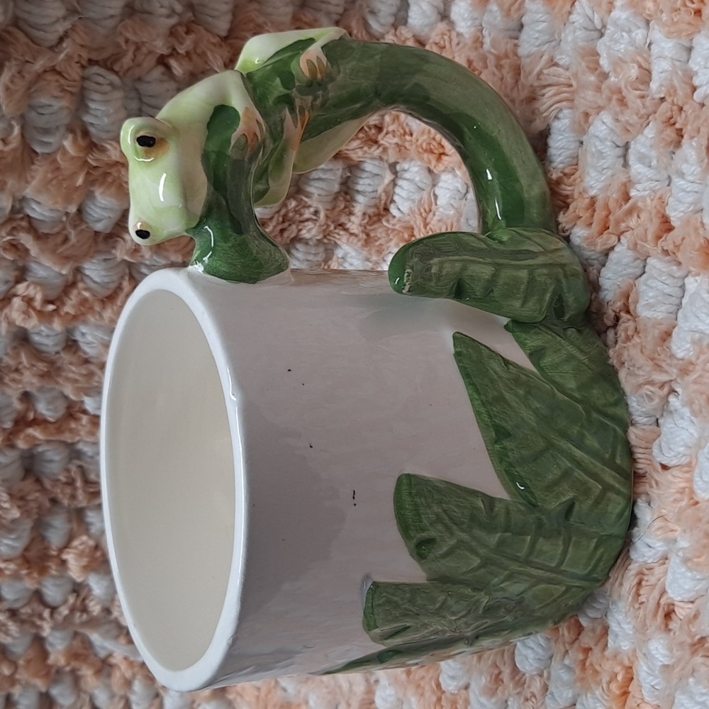 Frog cup from a gift corp